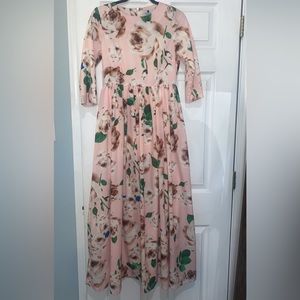 Dainty Jewells size small, maxi length